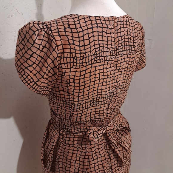Pink martini | Tan/ Pinkish black cracked pattern short sleeve dress - Picture 4 of 8